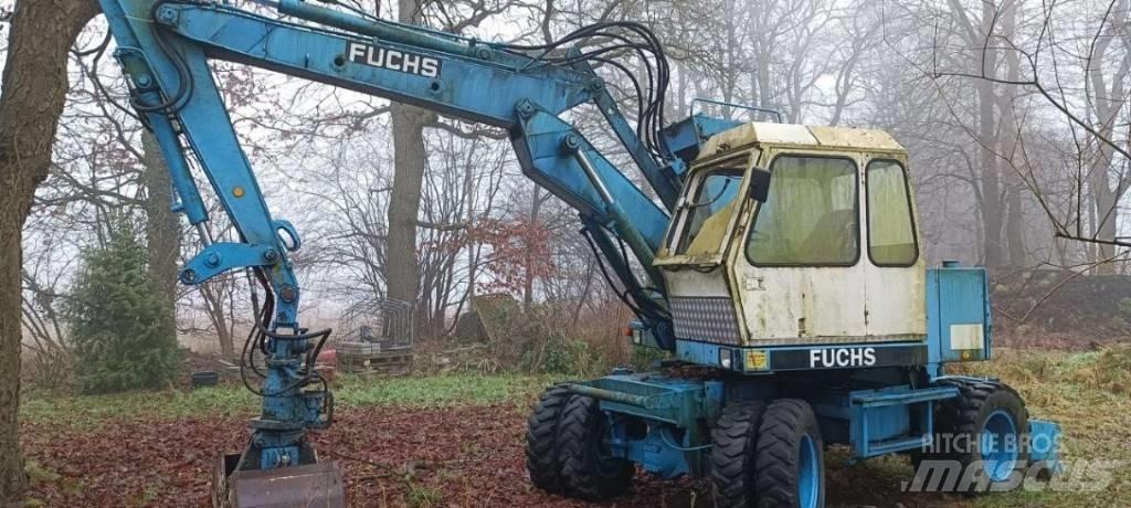 Fuchs F 712 Ekskavatori uz riteņiem