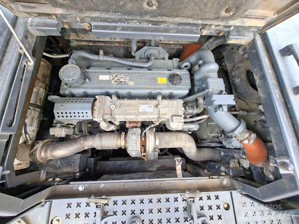 Doosan DX 300 LC-5 Kāpurķēžu ekskavatori