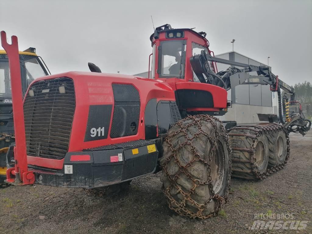 Komatsu 911 Harvesteri