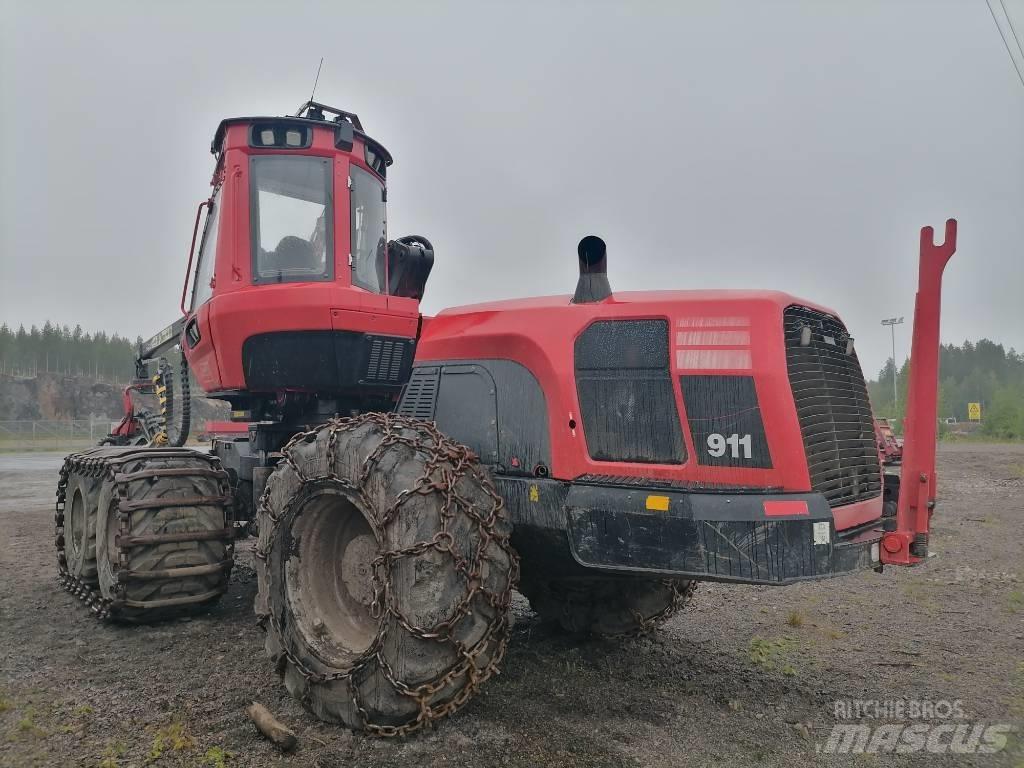 Komatsu 911 Harvesteri