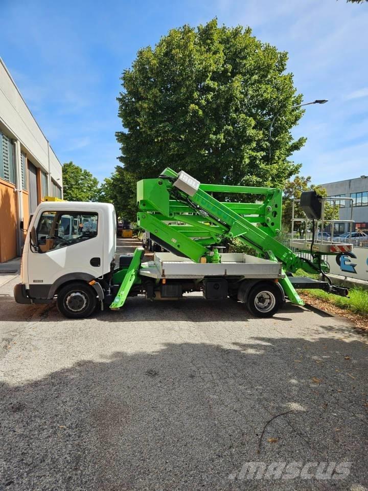 Isoli PNT 205 Pacēlāji uz automašīnas bāzes
