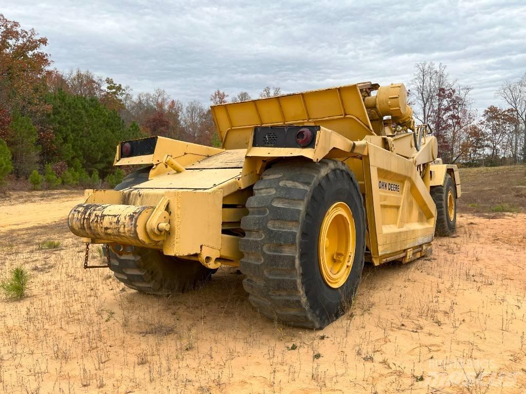 DEERE 862 Skrēperi