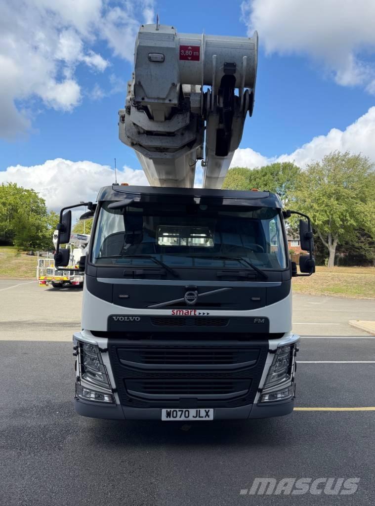 Bronto Skylift S56XR Pacēlāji uz automašīnas bāzes