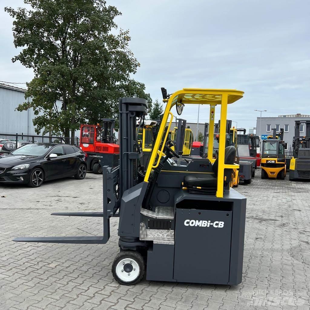 Combilift CBE 3000 Četru virzienu krāvēji