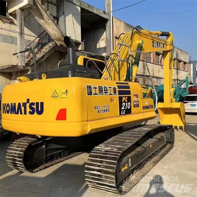 Komatsu PC 210 Kāpurķēžu ekskavatori