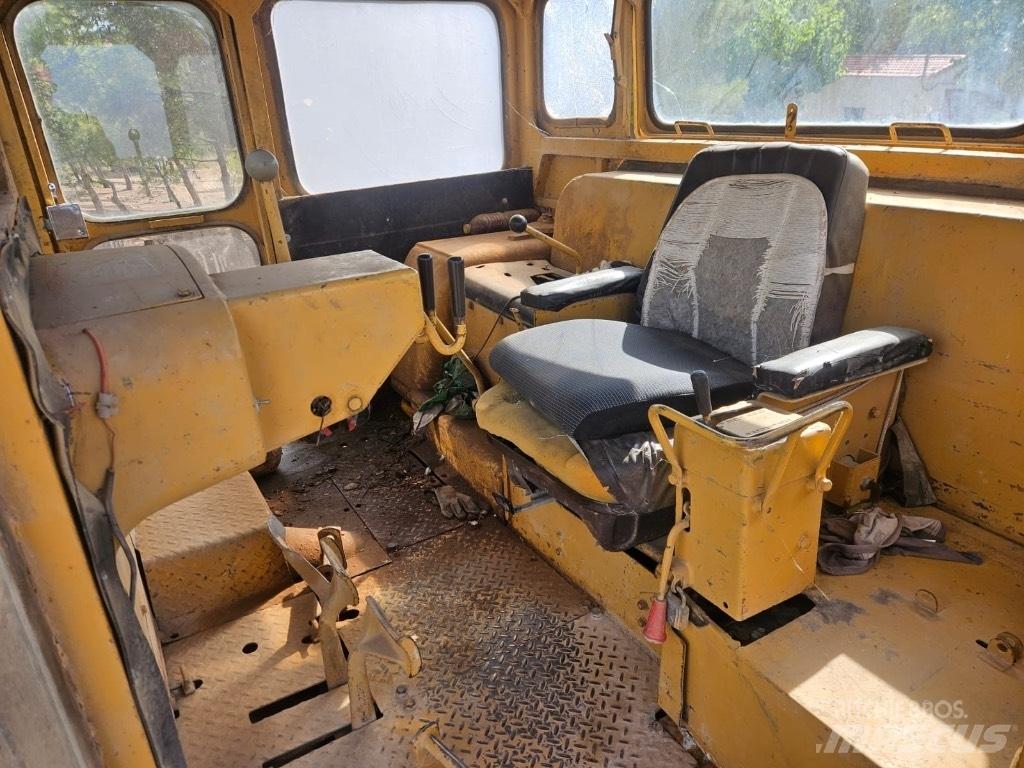CAT D 9 G Kāpurķēžu buldozeri