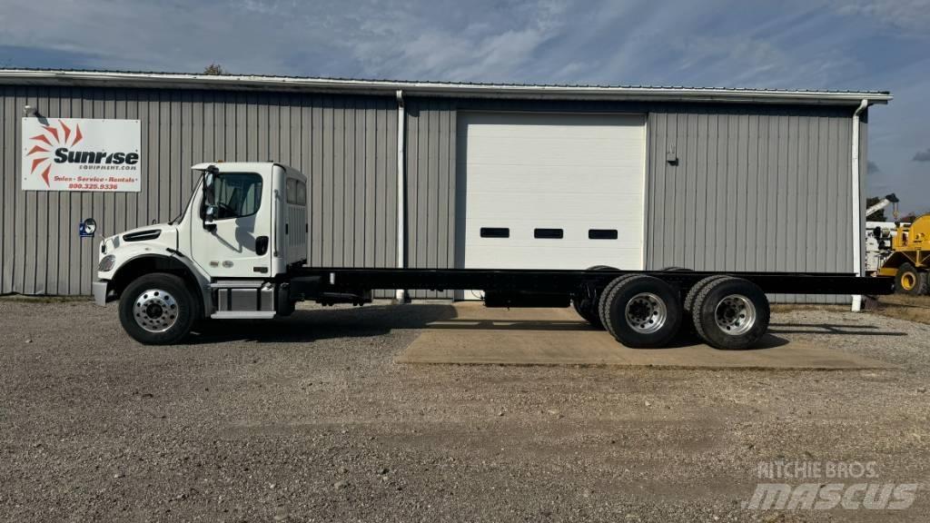 Freightliner M2 Šasija ar kabīni