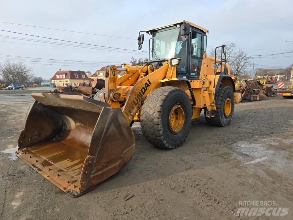 Hyundai HL 960 Iekrāvēji uz riteņiem