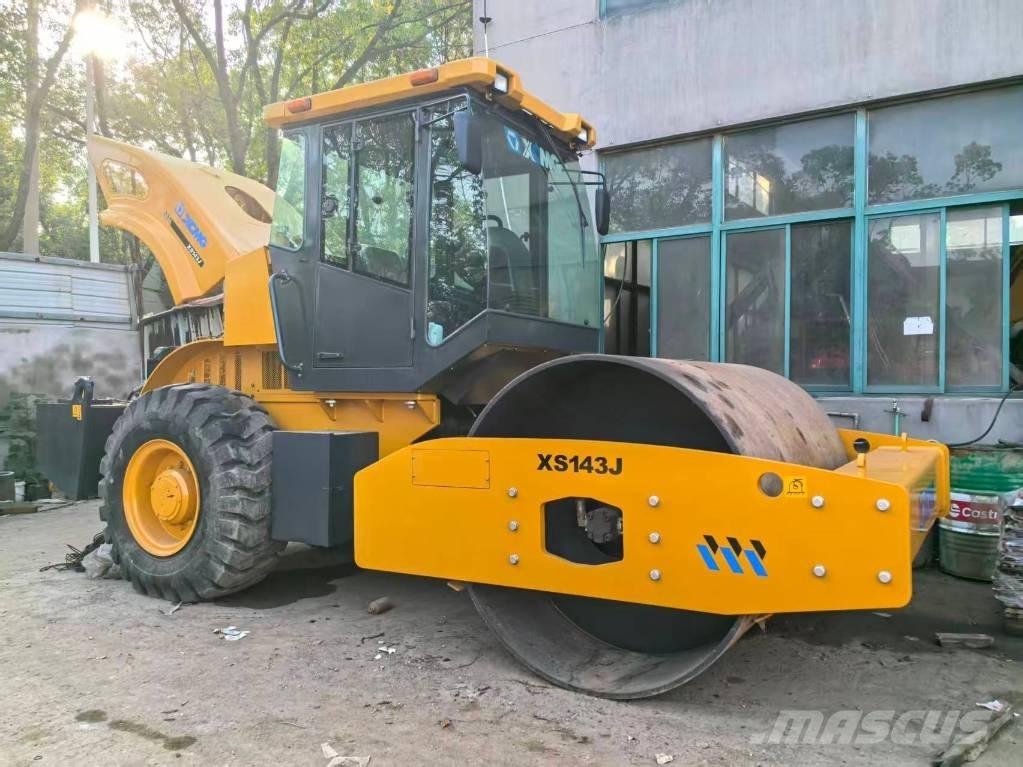 XCMG XS 142 J Vienvalča grunts veltņi