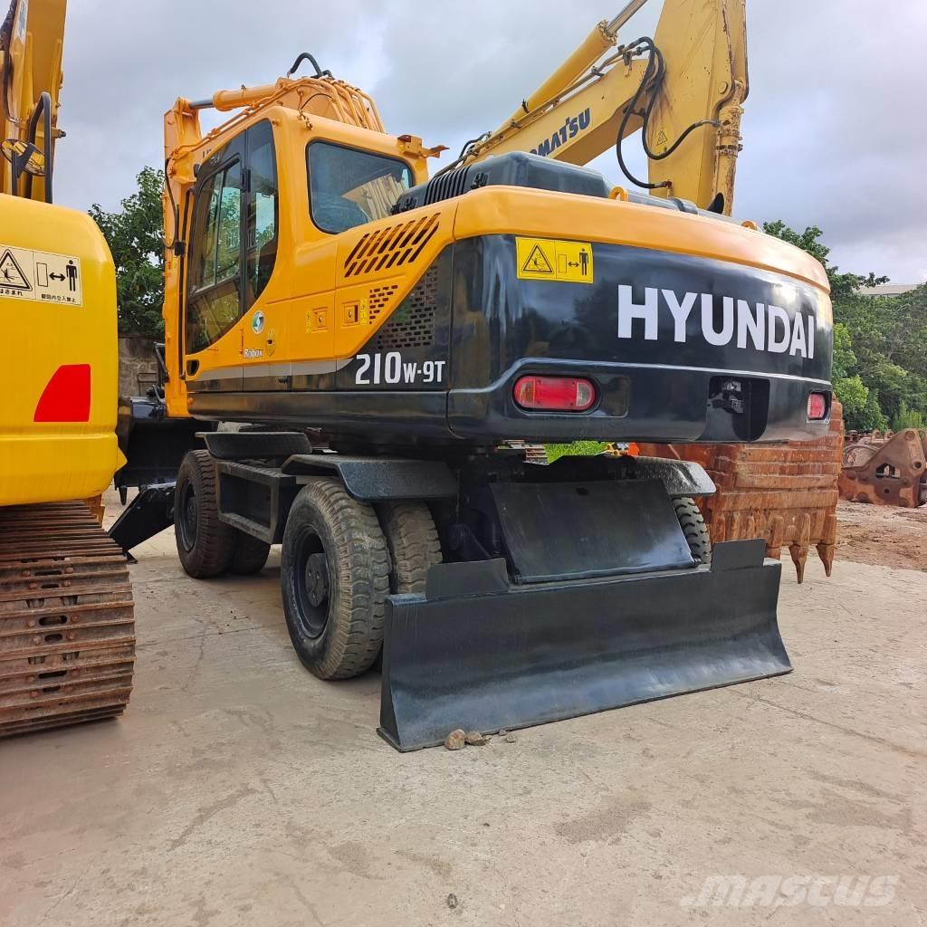 Hyundai 210W-9 Ekskavatori uz riteņiem