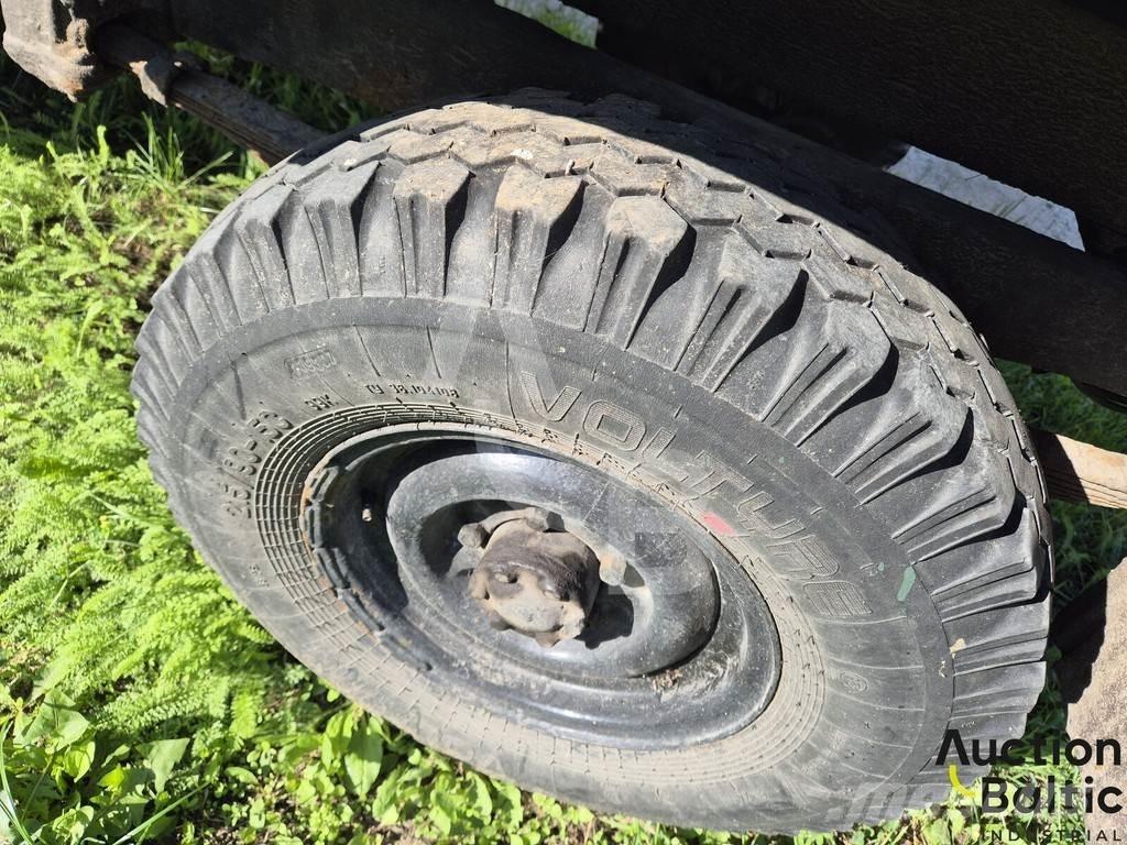  UAZ 3303 Vieglais kravas automobilis/izkraušana no sāniem