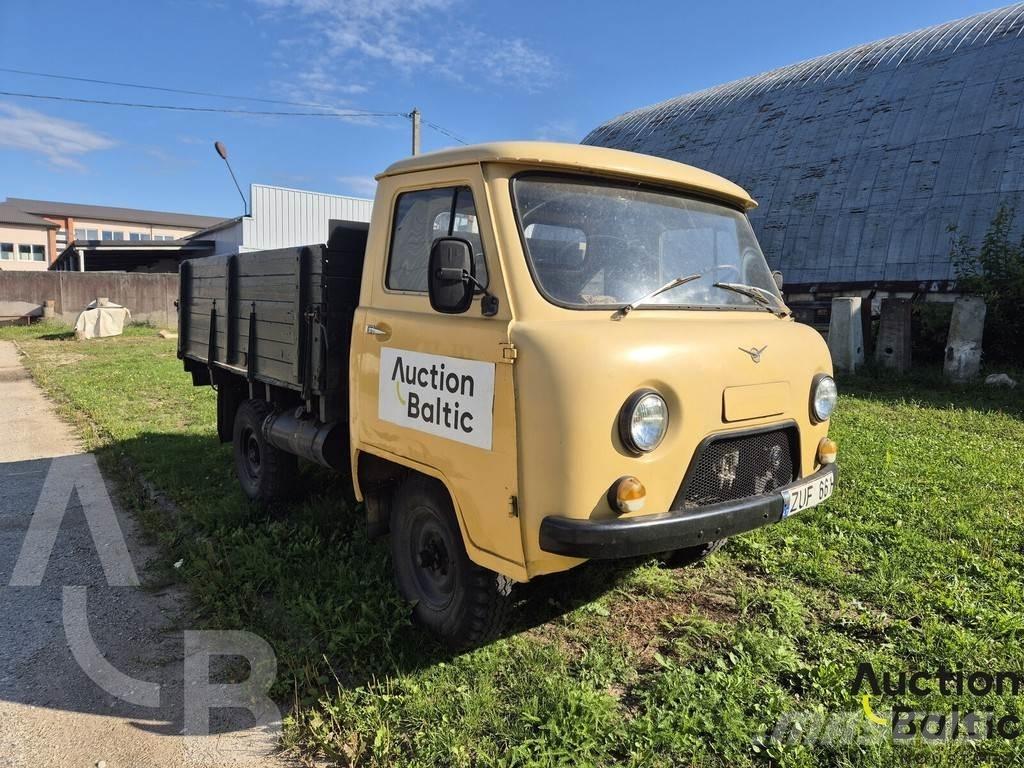  UAZ 3303 Vieglais kravas automobilis/izkraušana no sāniem