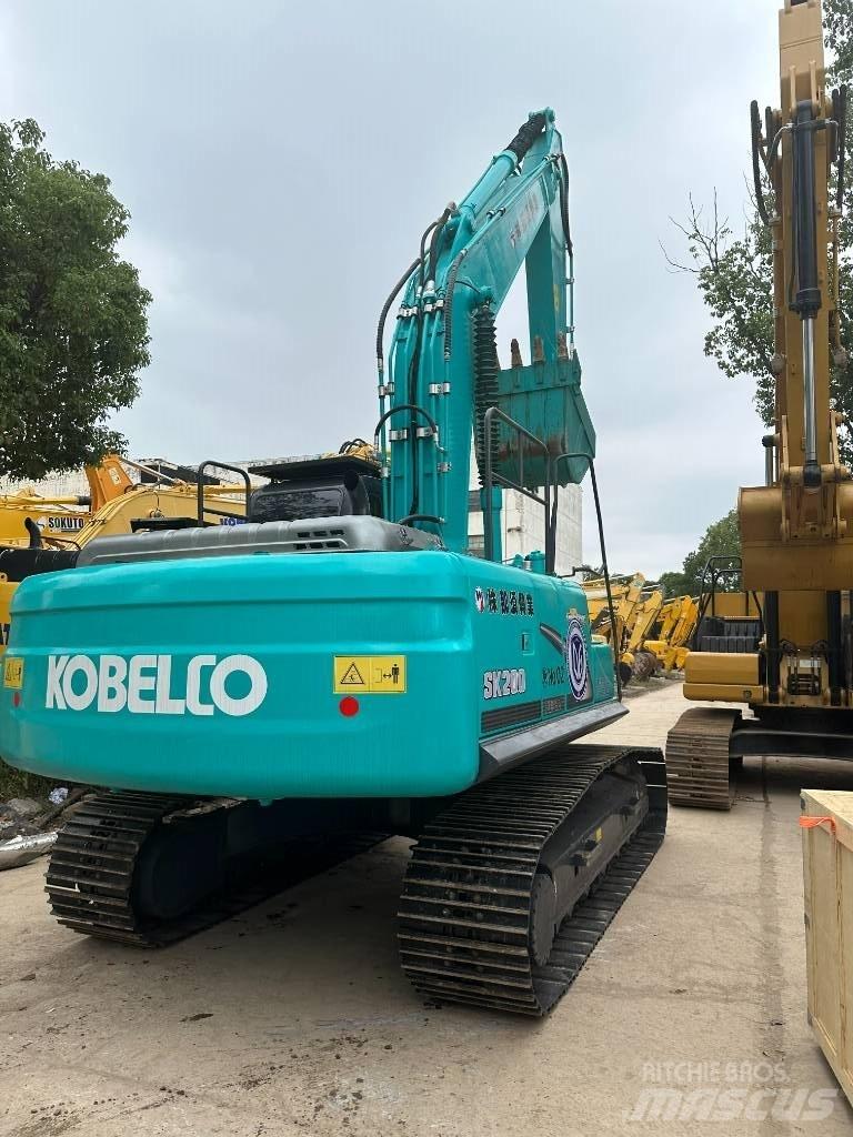 Kobelco SK 200 Kāpurķēžu ekskavatori