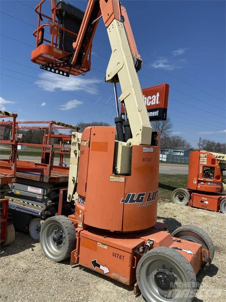 JLG E300AJP Strēles pacēlāji