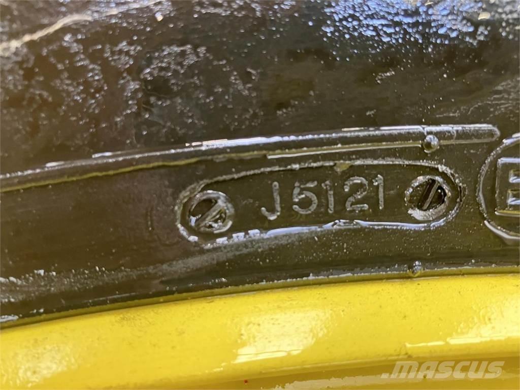BKT 520/85R38 Riepas, riteņi un diski