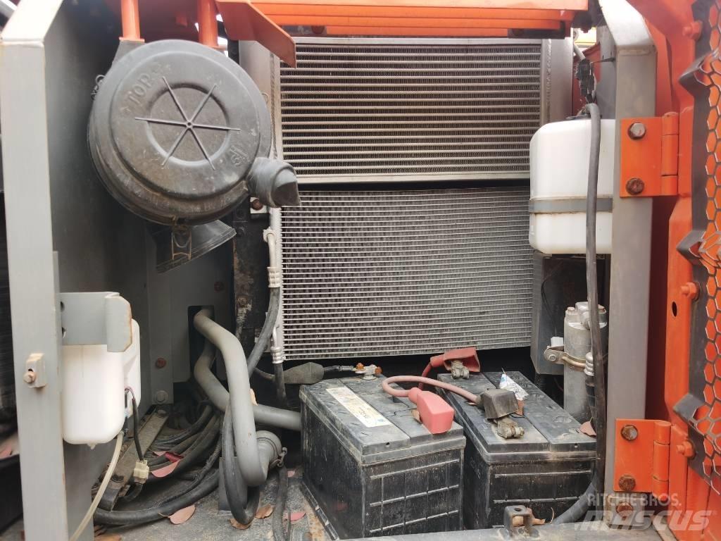 Hitachi ZX 120 Kāpurķēžu ekskavatori