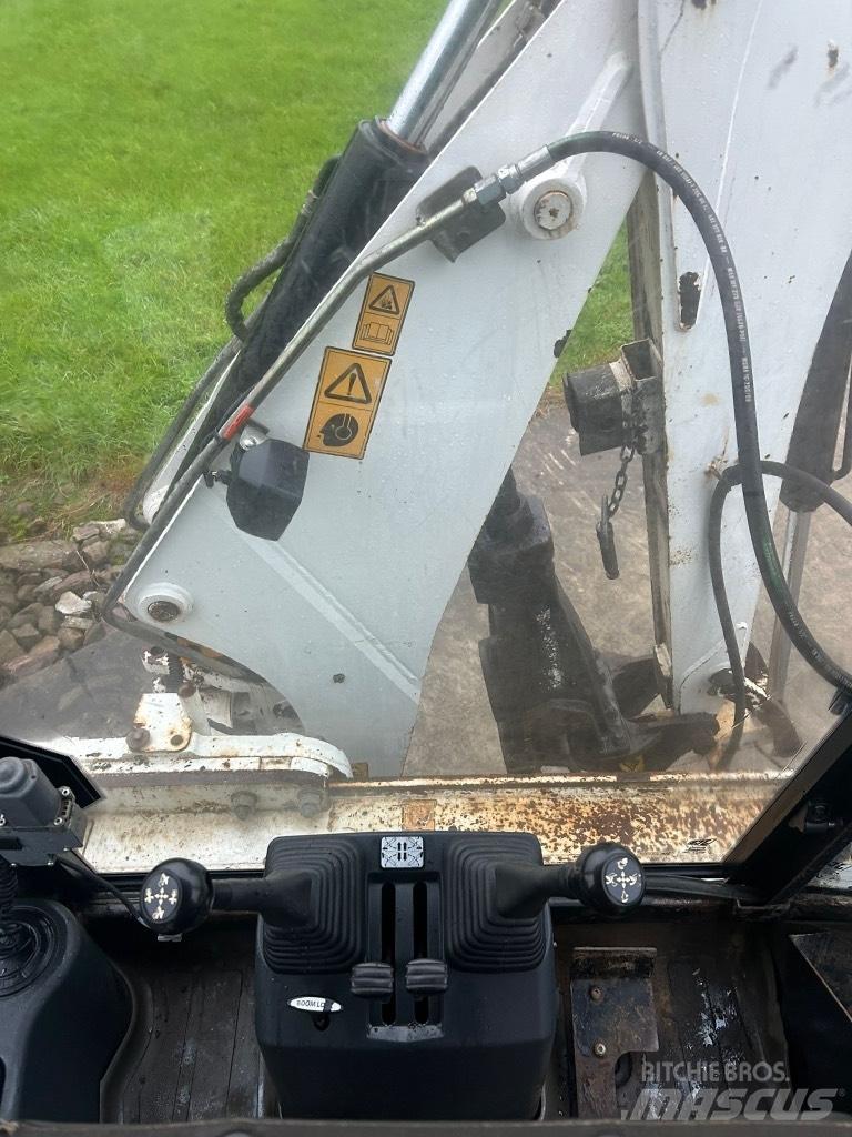 JCB 2CX Ekskavatori-iekrāvēji