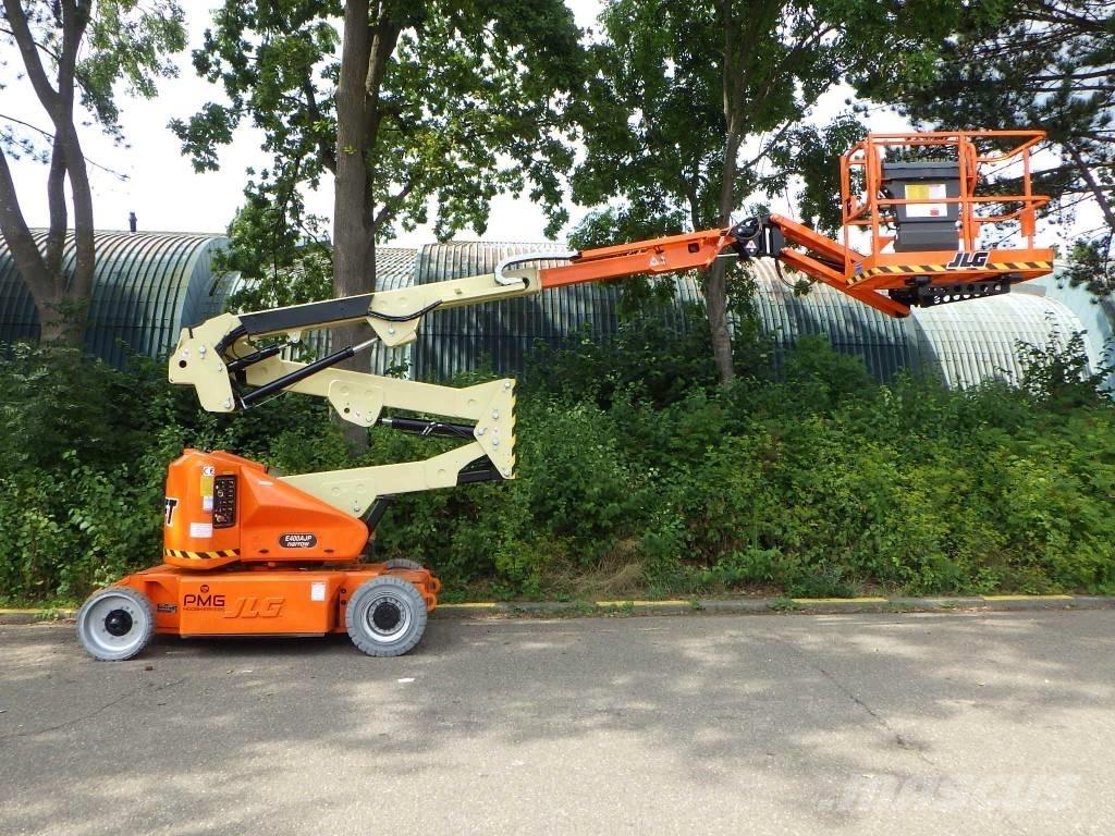 JLG E400AJPN Strēles pacēlāji