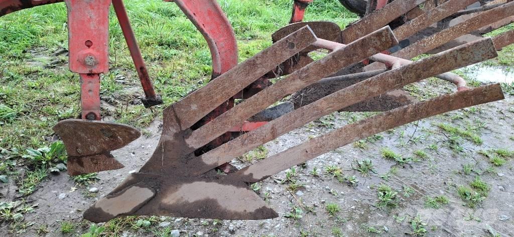 Kuhn Vari-Master 123 Maiņvērsējarkli