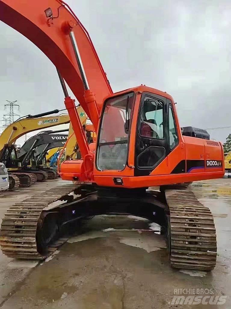 Doosan 300 Kāpurķēžu ekskavatori