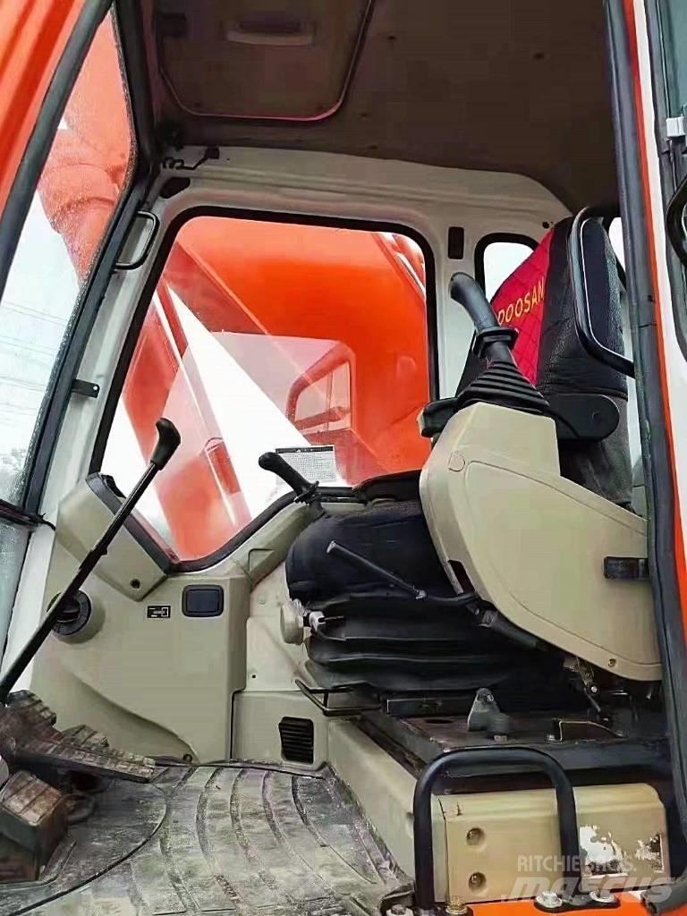 Doosan 300 Kāpurķēžu ekskavatori