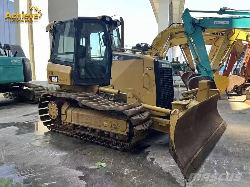 CAT D 3 Kāpurķēžu buldozeri