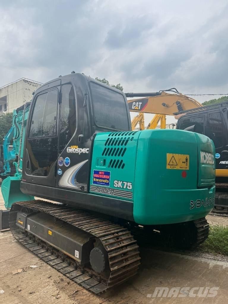 Kobelco SK 75 Vidēja lieluma ekskavatori 7 t - 12 t