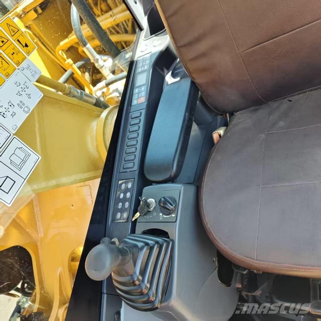 CAT 320 D Kāpurķēžu ekskavatori