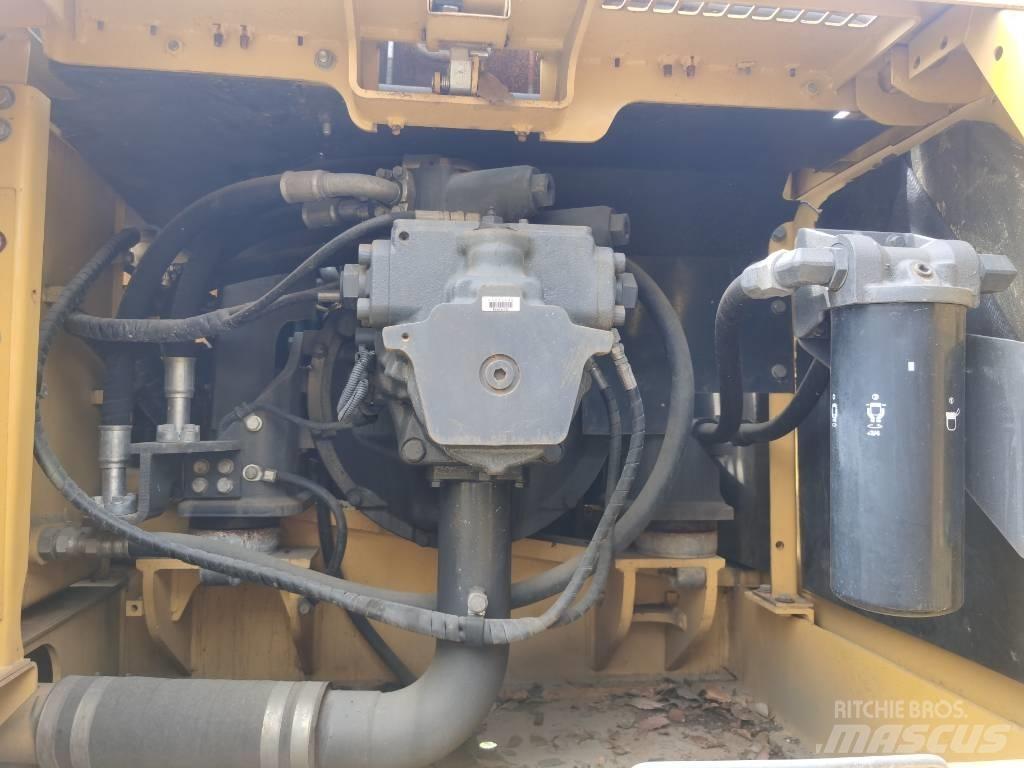 Komatsu PC 350-7 Kāpurķēžu ekskavatori