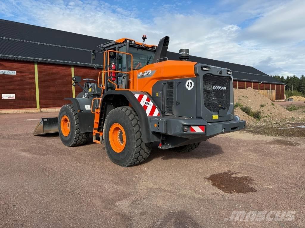Develon DL 380-7 Iekrāvēji uz riteņiem