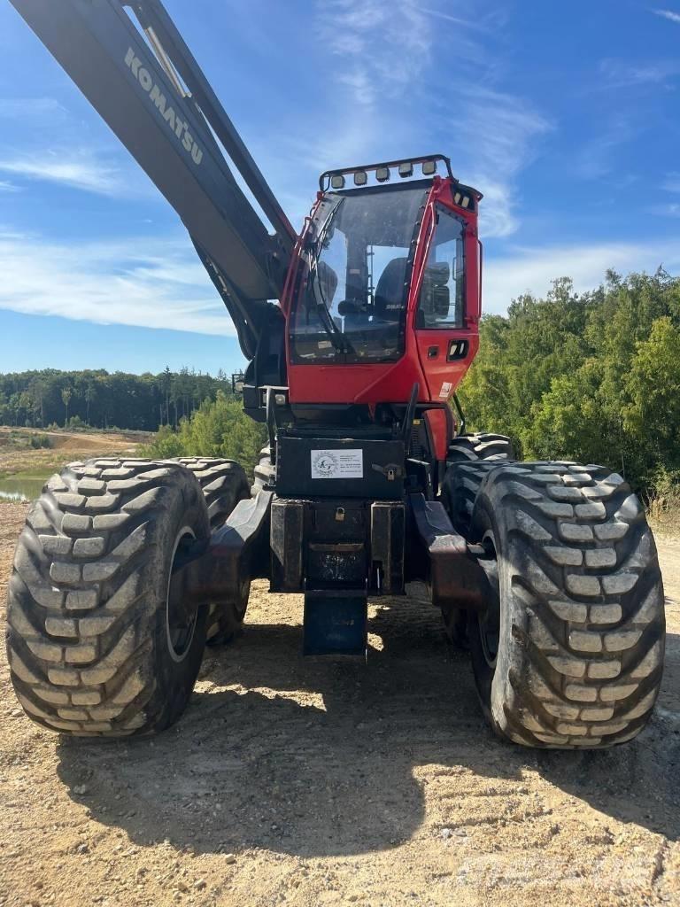 Komatsu 951 Harvesteri