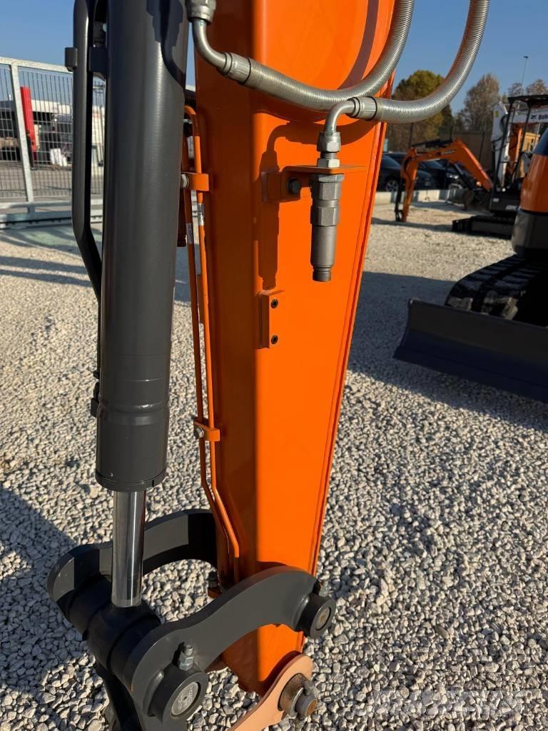 Develon DX 55 R-7 Kāpurķēžu ekskavatori