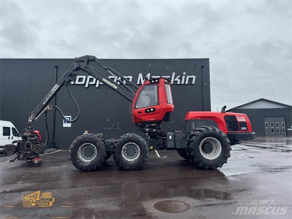 Komatsu 951 Harvesteri