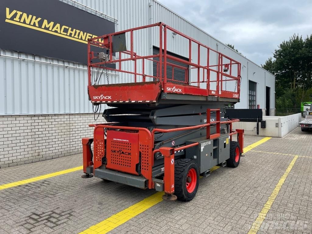 SkyJack SJ 9250 RT Šķerveida pacēlāji