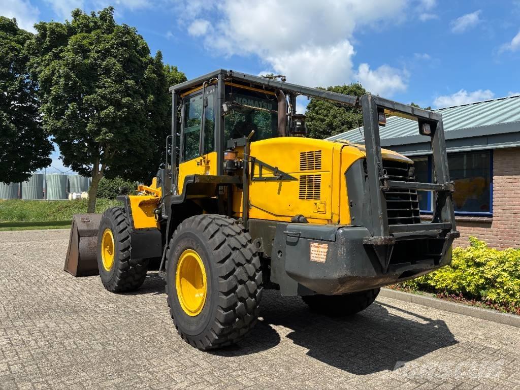 Komatsu WA 320-5 Iekrāvēji uz riteņiem