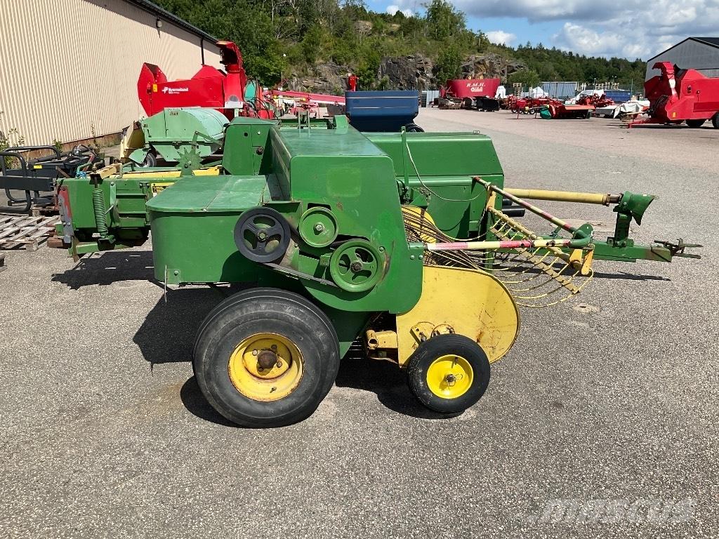 John Deere 440 Ķīpu preses