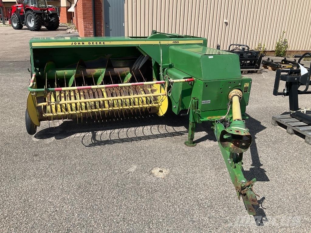 John Deere 440 Ķīpu preses