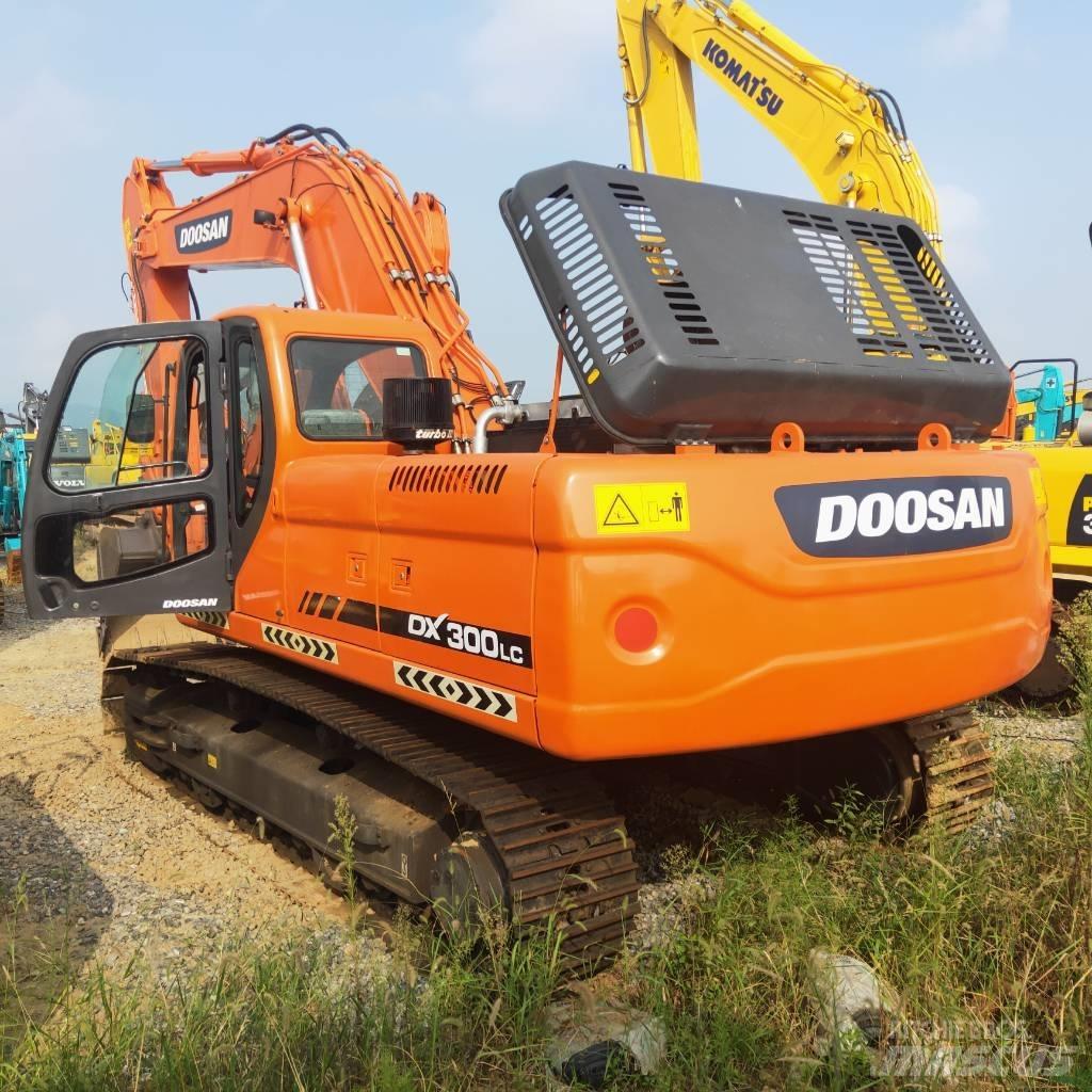 Doosan DX 300 LC Kāpurķēžu ekskavatori