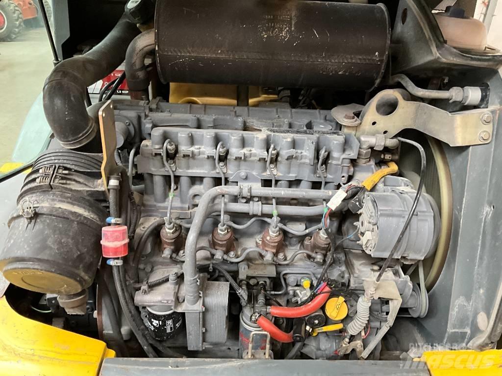 Kramer 750 Iekrāvēji uz riteņiem