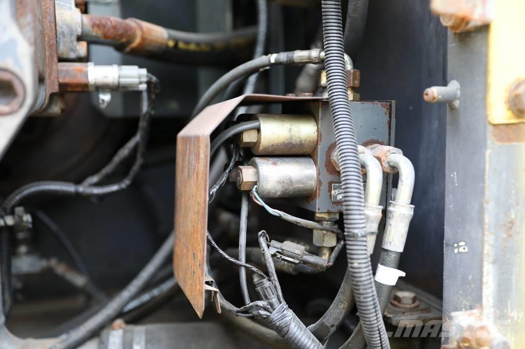 Sumitomo SH200A3 Kāpurķēžu ekskavatori