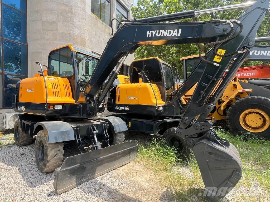 Hyundai R60W Ekskavatori uz riteņiem