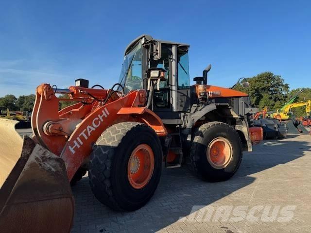 Hitachi ZW 180 Iekrāvēji uz riteņiem
