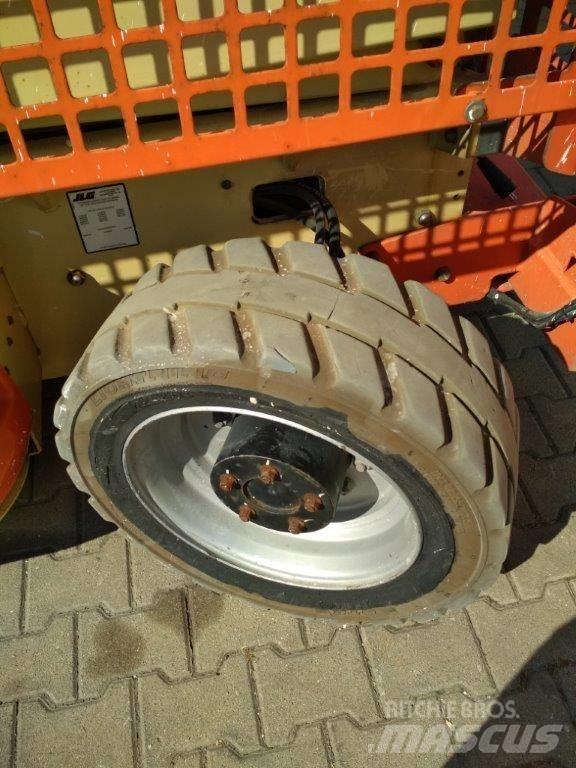JLG M 4069 Šķerveida pacēlāji