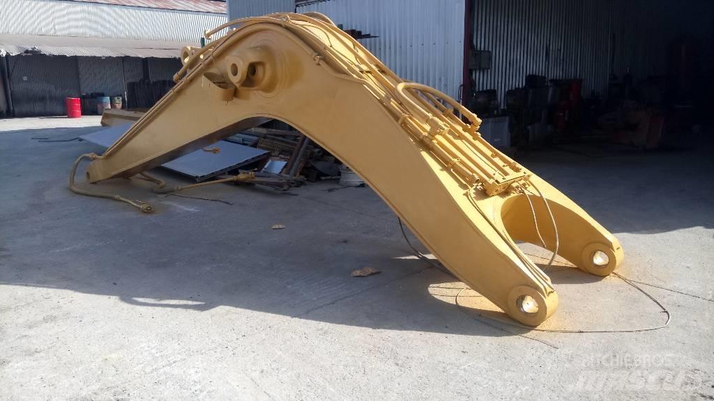 CAT 245 Strēles un kausi