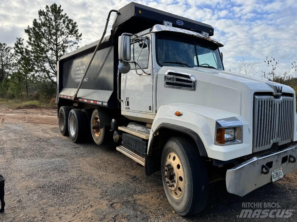 Western Star 4700 Pašizgāzējs