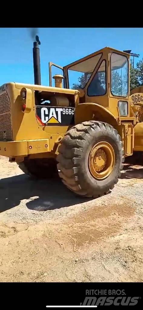 CAT 966C Iekrāvēji uz riteņiem