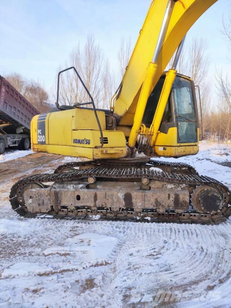 Komatsu pc200-7 Kāpurķēžu ekskavatori