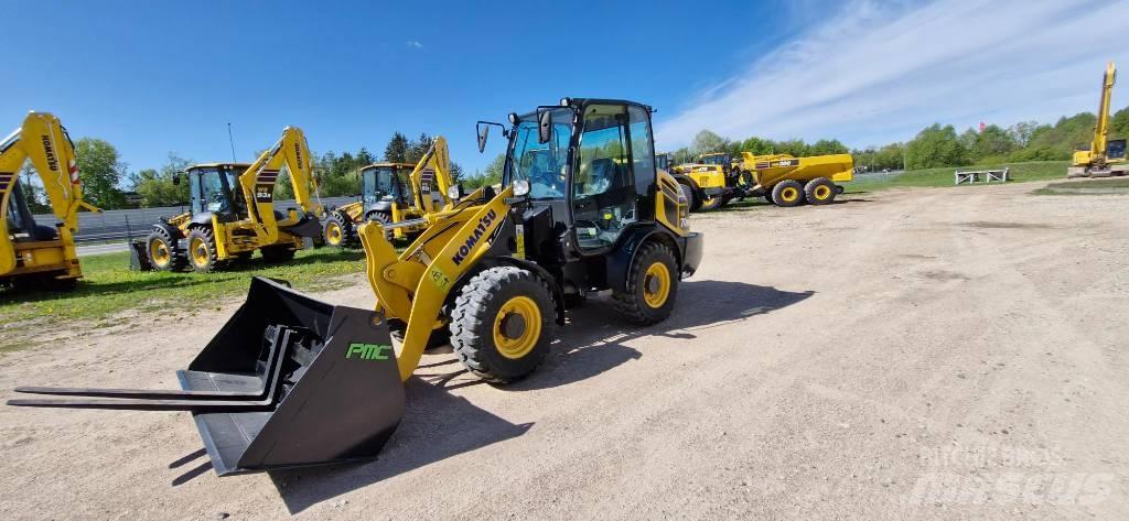 Komatsu WA 70 Iekrāvēji uz riteņiem