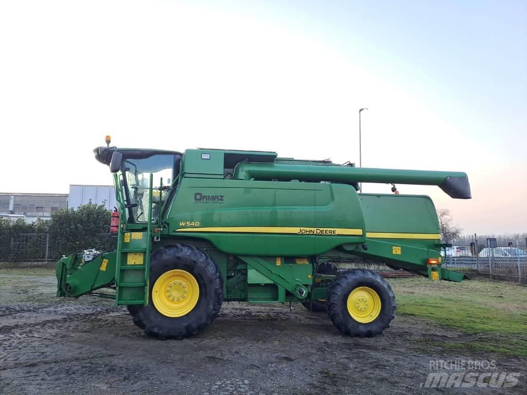 John Deere W 540 Ražas novākšanas kombaini