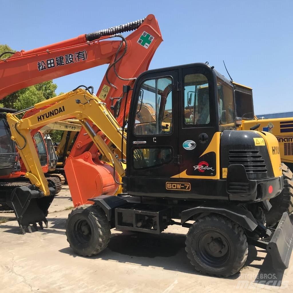 Hyundai 60 W Ekskavatori uz riteņiem